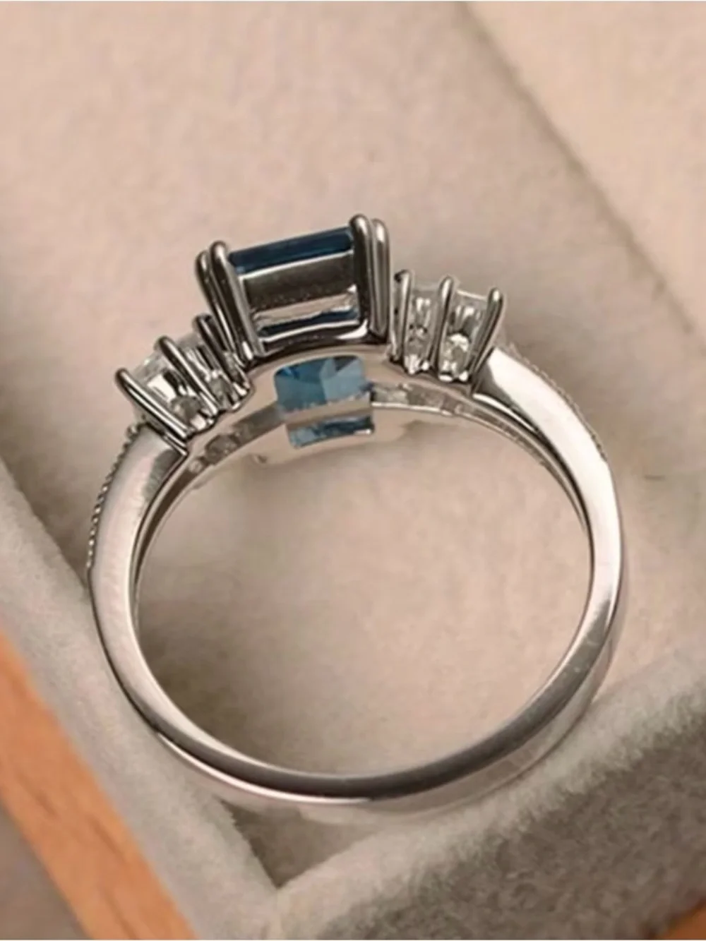White Gold Sapphire Emerald-Cut Gemstone Ring with Accent Stones
